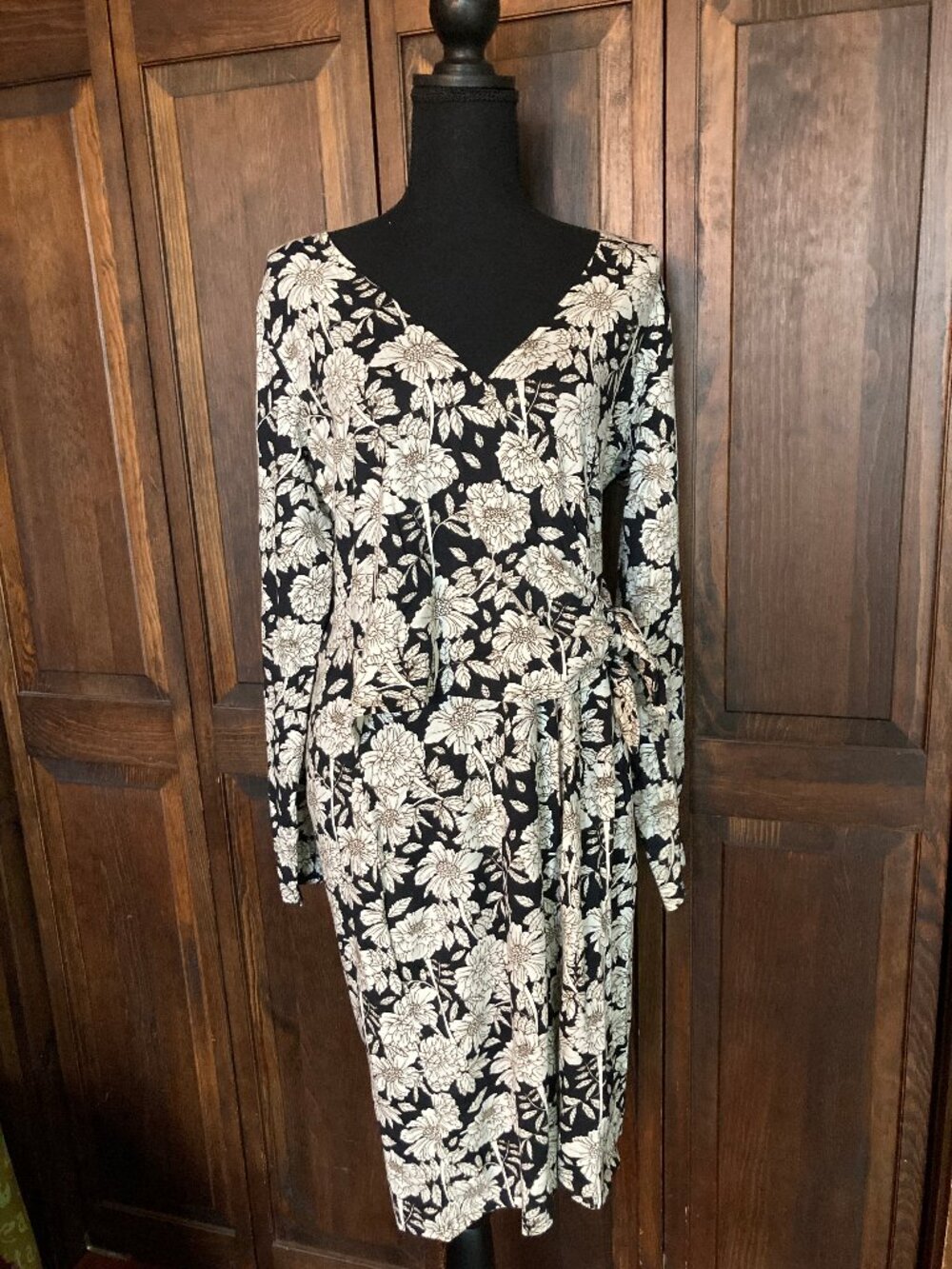 Synergy Organic Clothing Size L Floral Wrap Dress Midi with 3/4 sleeves